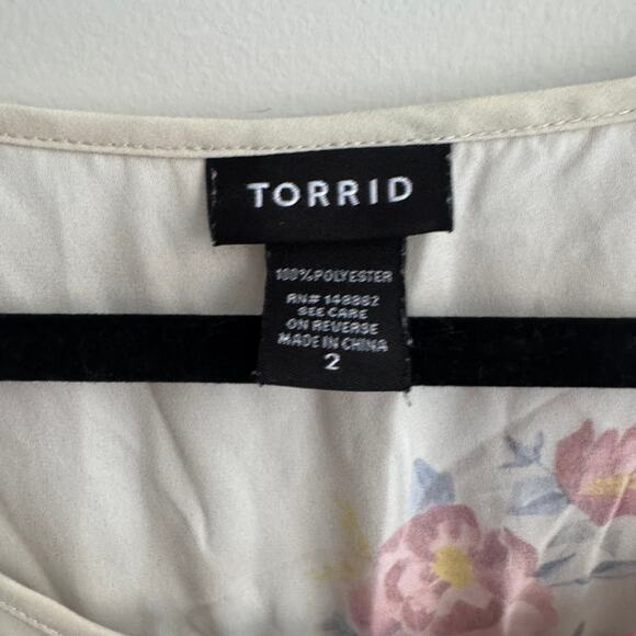 Torrid Floral Print Georgette Keyhole Blouse White Pullover Short Sleeve Sz 2X - Picture 7 of 9